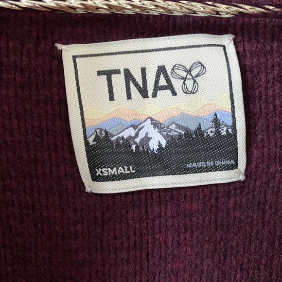 Aritzia TNA cardi - Picture 3 of 5